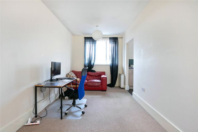 Flat to rent in Wyndhams Court, 32 Celandine Drive, London