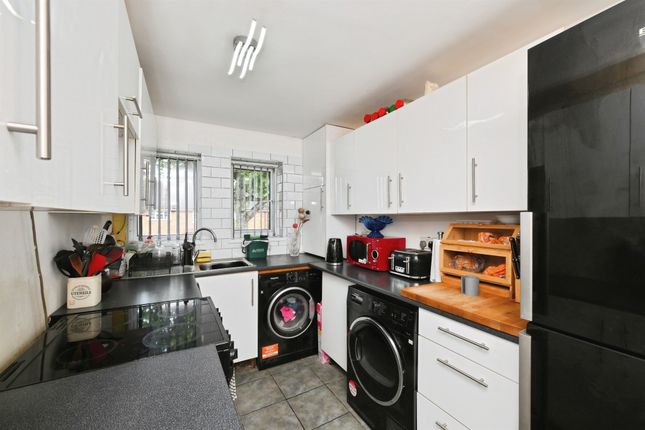 145, Whitefields Road, Waltham Cross photo 4