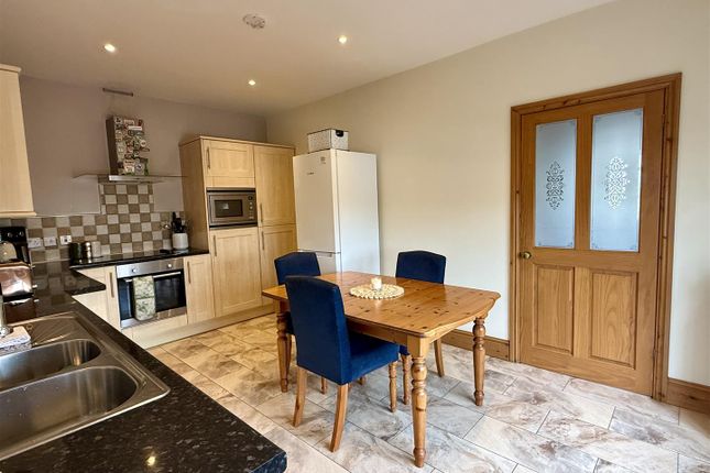 103, Heol Y Banc, Llanelli photo 2
