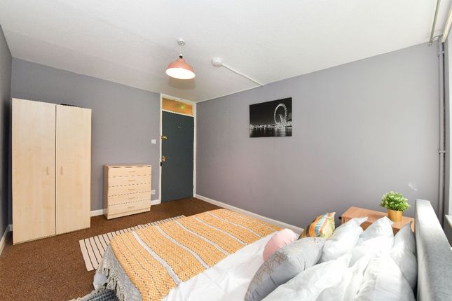 Room 2, 29 Amhurst Road, London photo 5