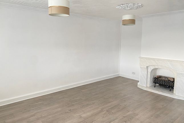 35, Stratton Way, Neath photo 2