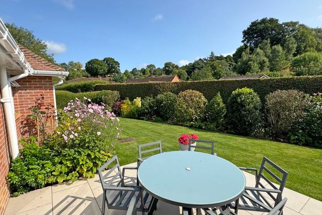 6, Manor Close, Sidmouth photo 2