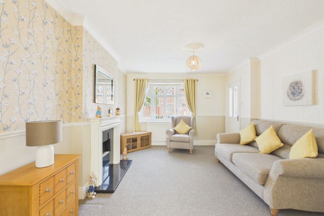 23 Whitethorn Way, Hull, East Riding of Yorkshire photo 3