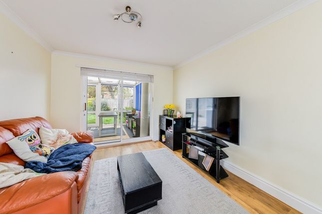 8 Gaveston Road, Didcot photo 3