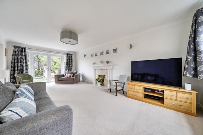 Greenacres Drive, Winchester photo 3