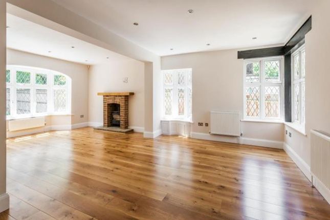 2, Longdown Lane North, Epsom photo 3