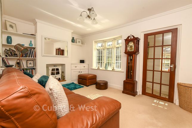 16, Smith Road, Reigate photo 3