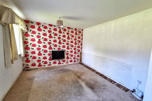 6, Bickerton Drive, Wrexham photo 2