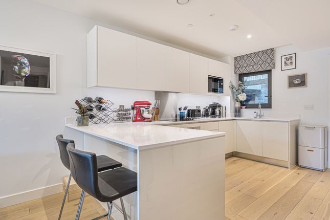 Flat 102, Barracks Court, 23, Major Draper Street, London photo 4