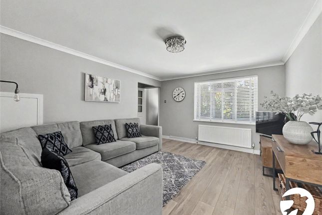 17, Woodbury Road, Kent photo 2