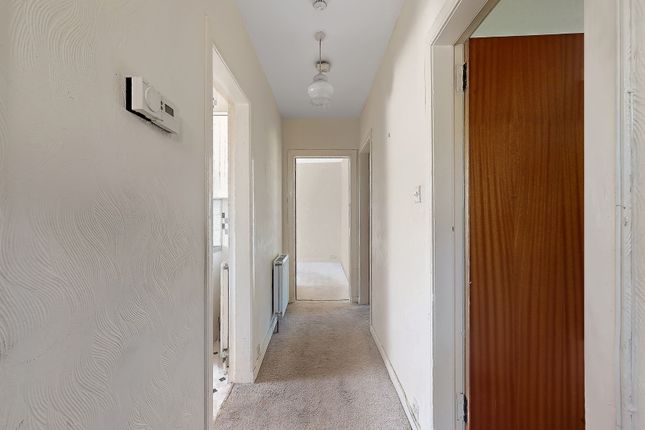 141 Carlibar Road, Glasgow photo 3