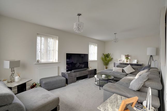 22 St. Marys Road, Newmarket photo 3