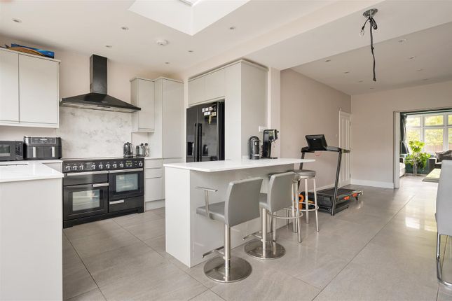 99, Waverley Avenue, Chingford photo 4