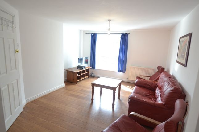 2 bed flat to rent in Mill Lane, Macclesfield SK11