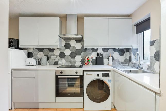 1, Birchgate Mews, Bidhams Crescent, Tadworth photo 4