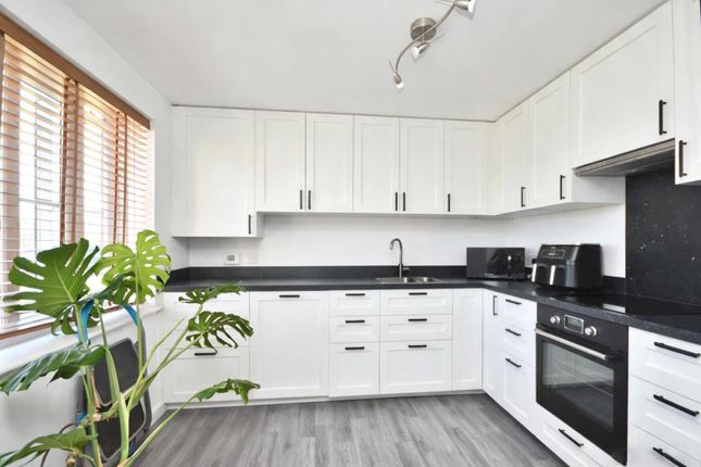 22 Green Park, Southway Drive, Bristol photo 3