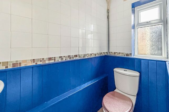 59, Topcliffe Garth, Hull photo 3