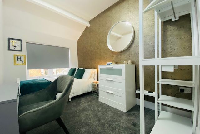 Room 5 - Double Ensuite