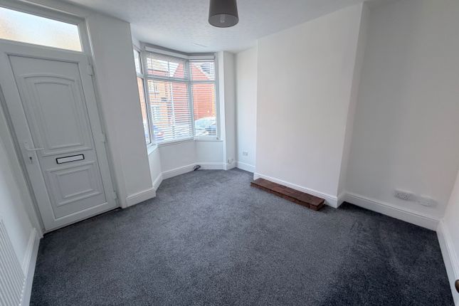 44 Trinity Lane, HINCKLEY photo 2