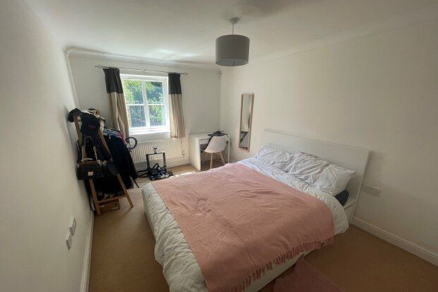 Thumbnail Flat to rent in Central Way, Clevedon