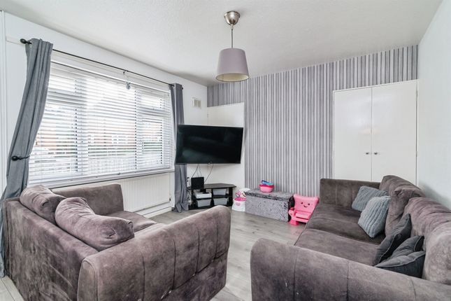 115, Gainsford Crescent, Nottingham photo 4