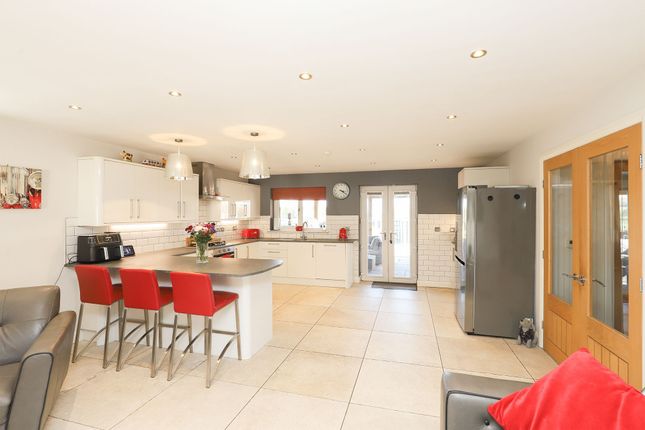 3 Willow Farm Court, Sheffield photo 3