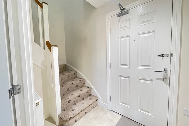 Flat 4, Milton Keynes photo 5