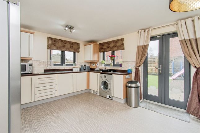 9, Redpoll Drive, CASTLEFORD photo 3