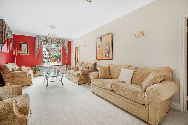 86 Pine Grove, Brookmans Park photo 4