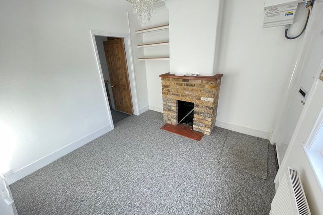 Thumbnail Cottage to rent in Cobden Hill, Radlett