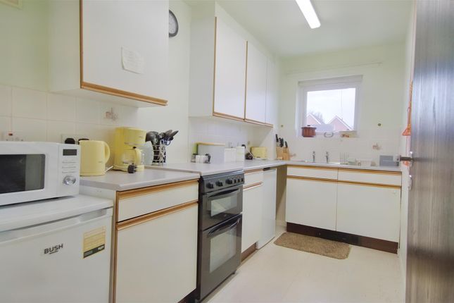 Flat for sale in Sandby Court, Beeston, Nottingham