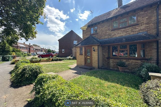 Yew Tree Drive, Guildford photo 2