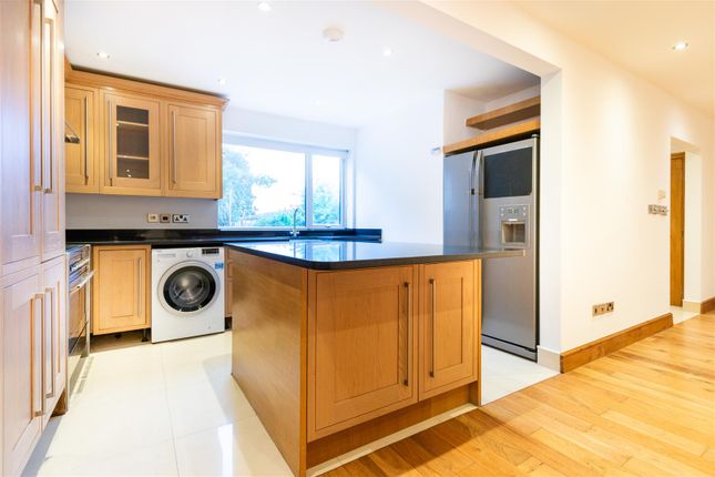Thursley Gardens, 3, Thursley Gardens, Wimbledon photo 4