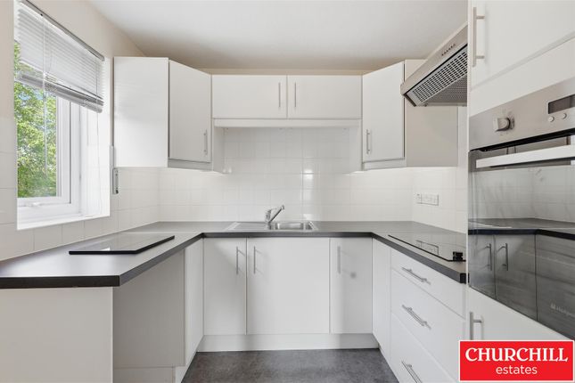 Flat 17, Oak Lodge, 56 Cambridge Road, London photo 4