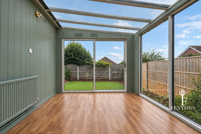 42, Columbine Gardens, Walton On The Naze photo 3