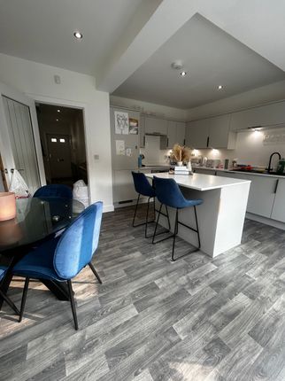 113 Kinder Avenue, Huddersfield photo 5