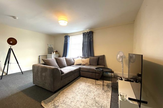 Flat to rent in Wincheap, Canterbury