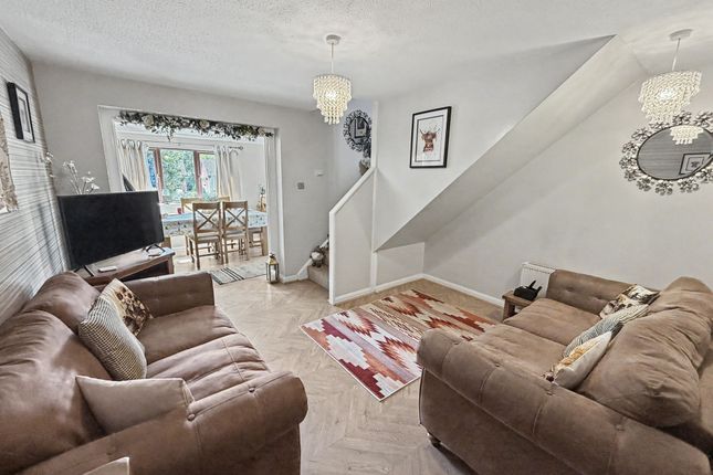 2 Kent Close, Whitchurch photo 3