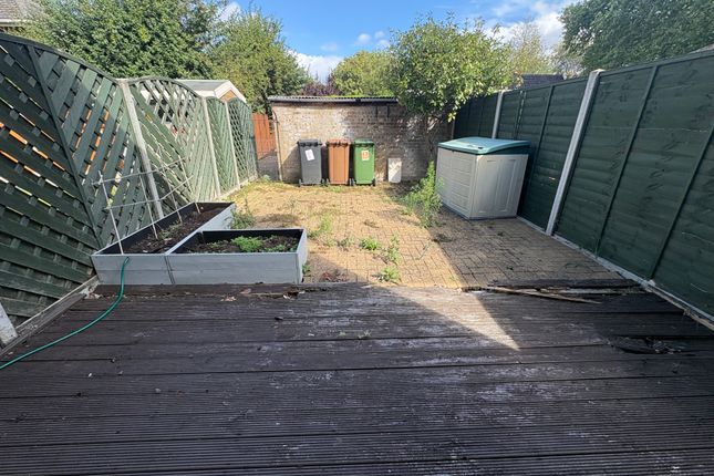 29, Pyhill, Peterborough photo 4