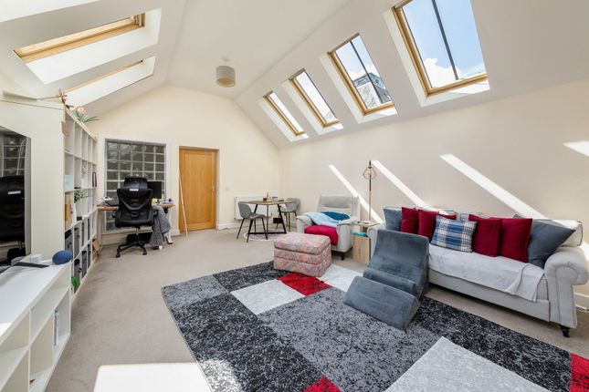 9 Quakers Court, Abingdon photo 3