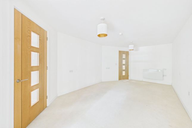 25, Birch Place, Crowthorne photo 4