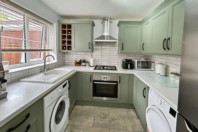 19 Clos Onnen, Port Talbot photo 3
