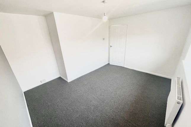 21 Bellscroft Avenue, Rotherham photo 4