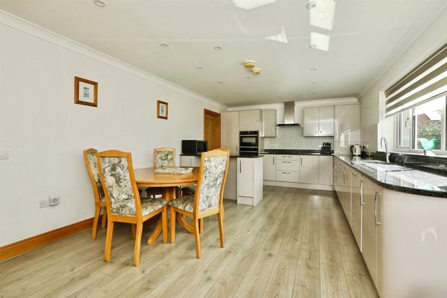 11, Tudor Villas, Retford photo 3