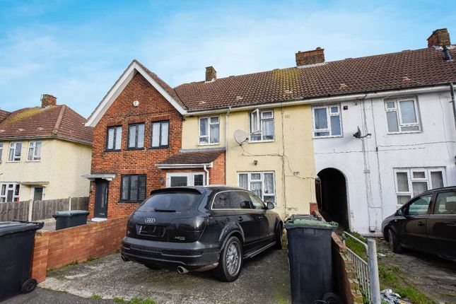 Thumbnail Terraced house for sale in Hampton Crescent, Gravesend, Kent