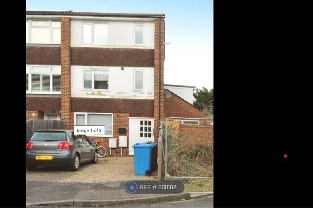 Thumbnail Room to rent in Black Horse Close (8), Windsor