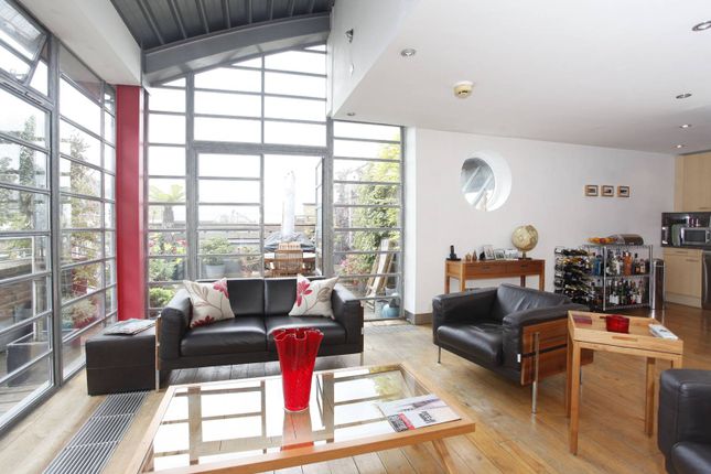 Thumbnail Flat to rent in The Rooftops, Clerkenwell, London