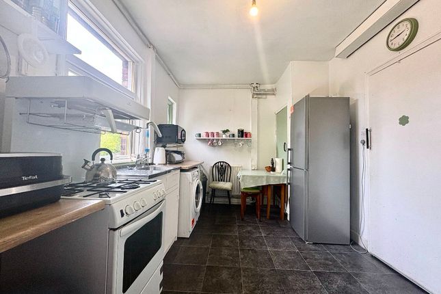 186 Springfield Road, Bolton photo 3