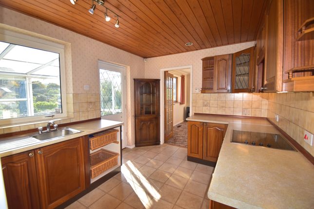 9 Craig Drive, High Peak photo 3