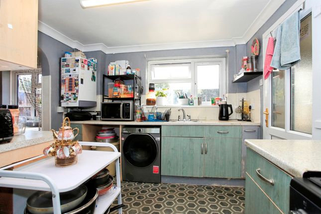 70, Lilac Road, Peterborough photo 4